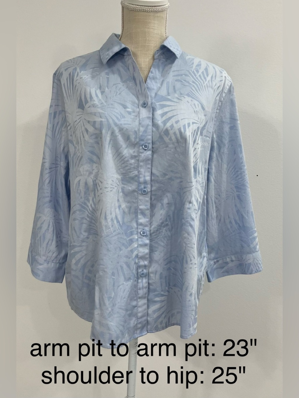 Chico - Womens Collared Button Down 3/4 Sleeve - Size 3 - EUC